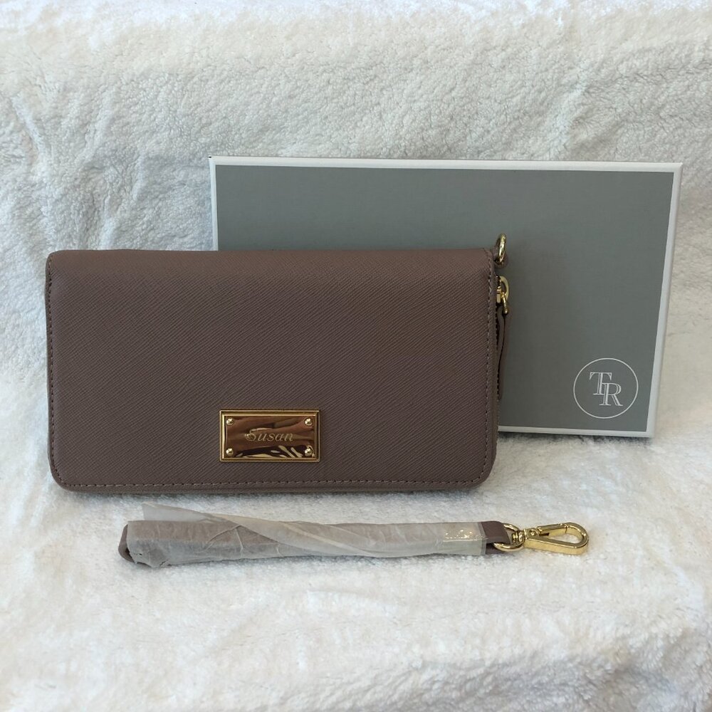 NWOT TR Large Women's Continental Custom Graved Wallet with Box - Picture 9 of 12
